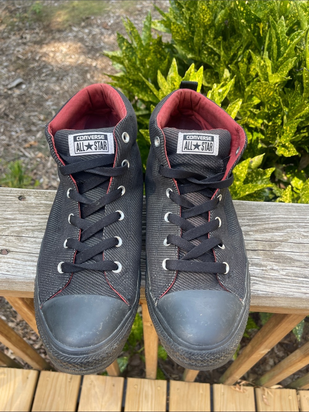 Converse Chuck Taylor Mens Mid Top Sneakers Size 12